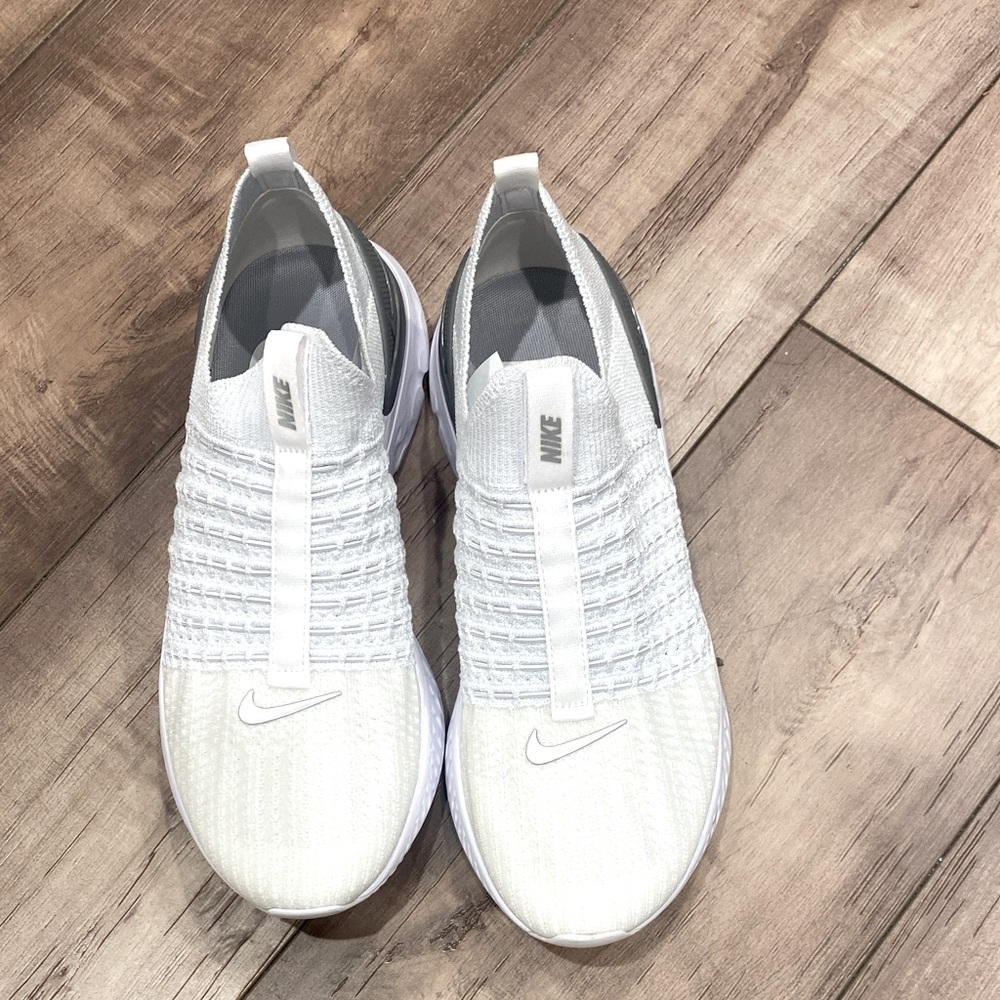 Barely worn, women’s Nike Phantom, size 10.5